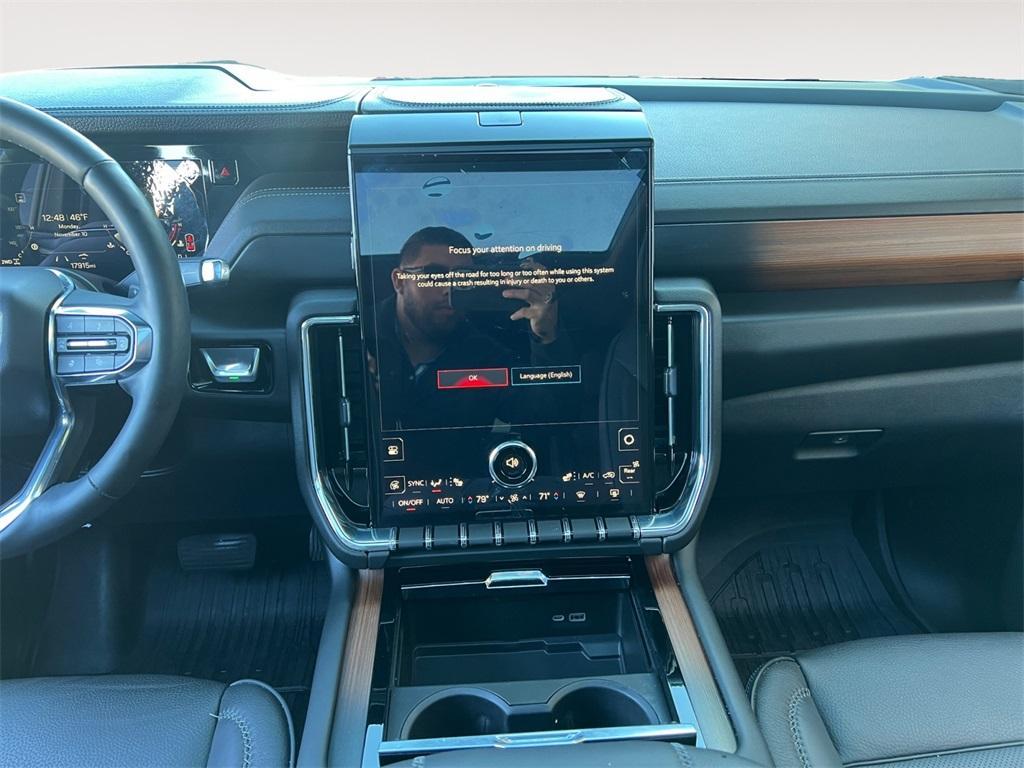 used 2025 GMC Yukon car, priced at $79,995