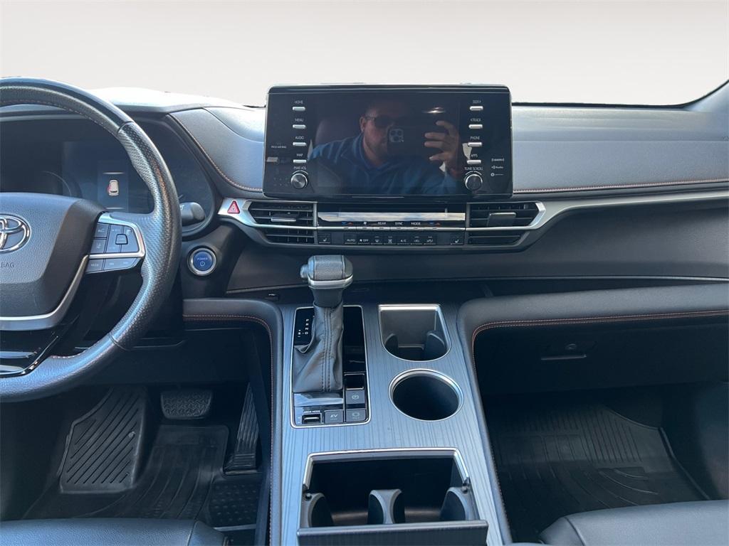 used 2022 Toyota Sienna car, priced at $31,995