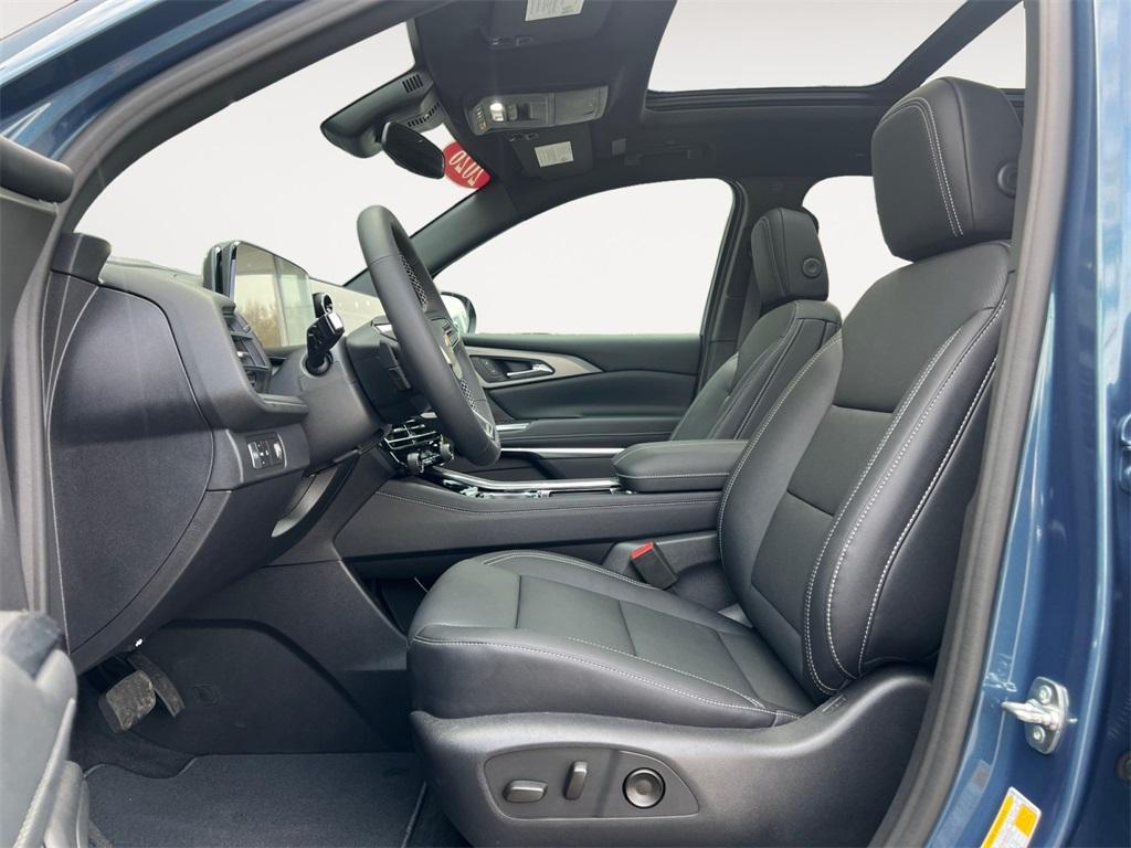 new 2026 Chevrolet Traverse car, priced at $44,635