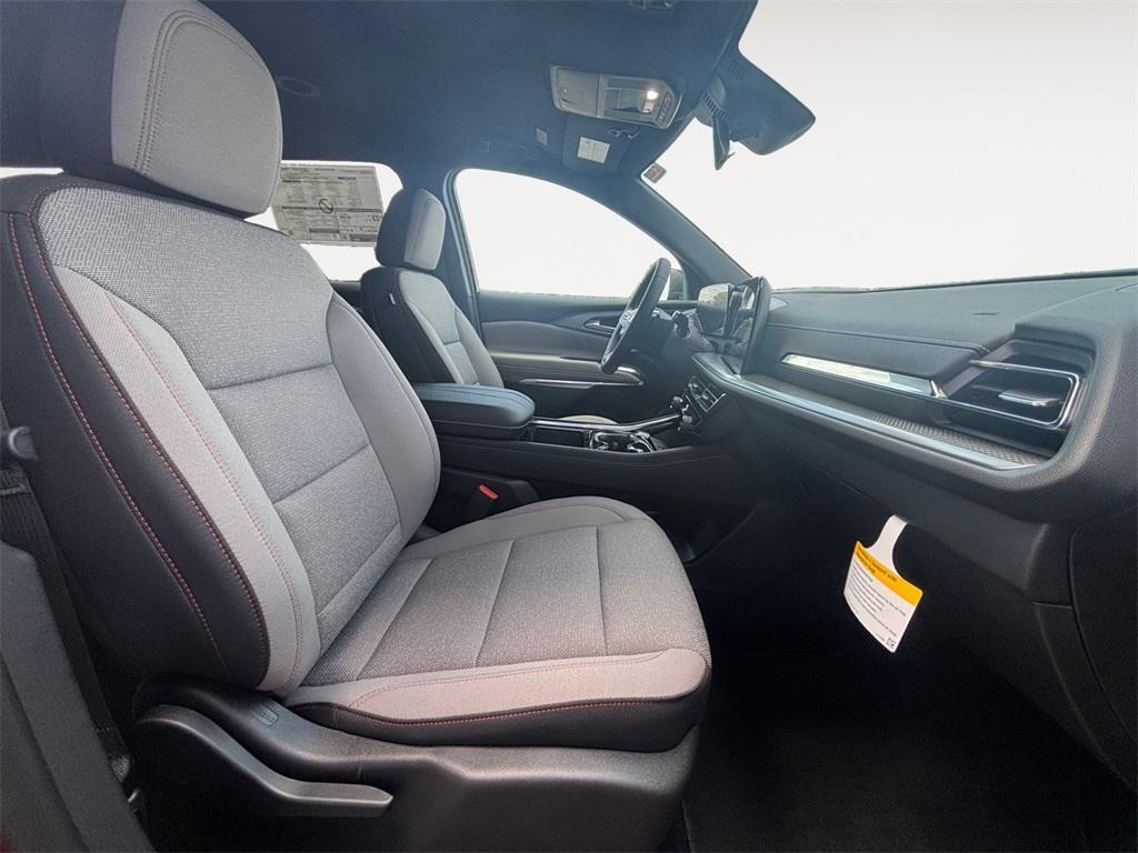 new 2025 Chevrolet Traverse car, priced at $39,701