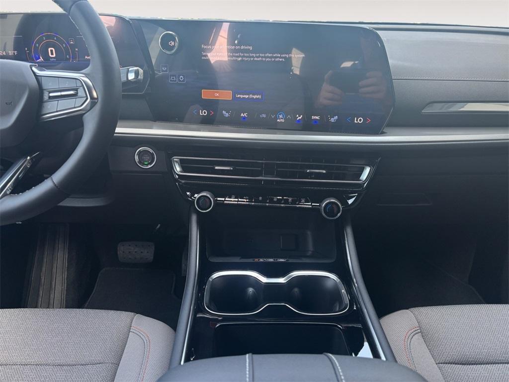 new 2025 Chevrolet Traverse car, priced at $39,701