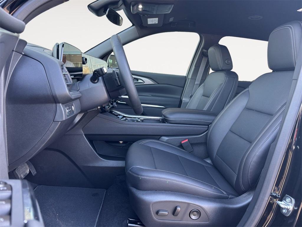 new 2026 Chevrolet Traverse car, priced at $41,860