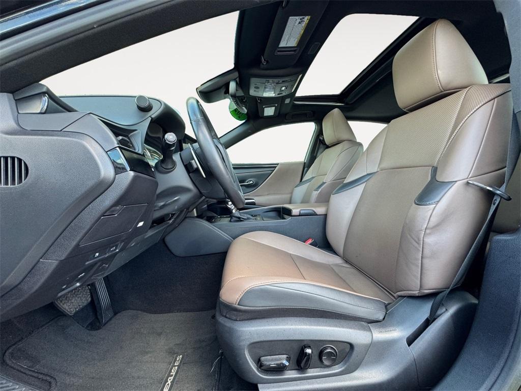 used 2023 Lexus ES 350 car, priced at $35,995