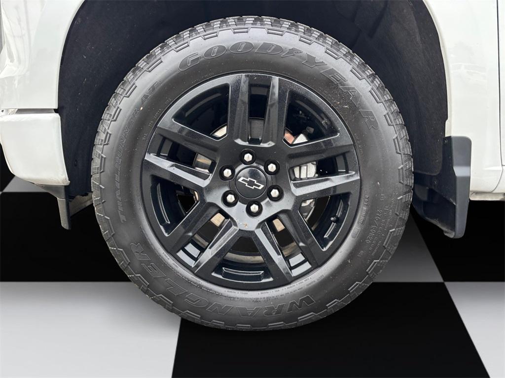 used 2024 Chevrolet Silverado 1500 car, priced at $36,995