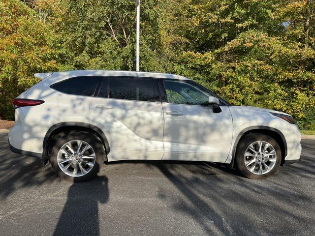 used 2023 Toyota Highlander car, priced at $44,900