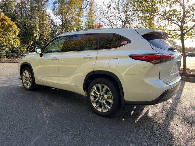 used 2023 Toyota Highlander car, priced at $44,900