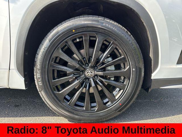 used 2023 Toyota Highlander car, priced at $38,888