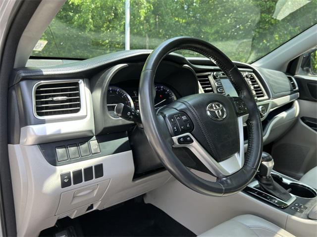 used 2014 Toyota Highlander car, priced at $18,500