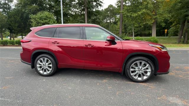 used 2020 Toyota Highlander car, priced at $33,200