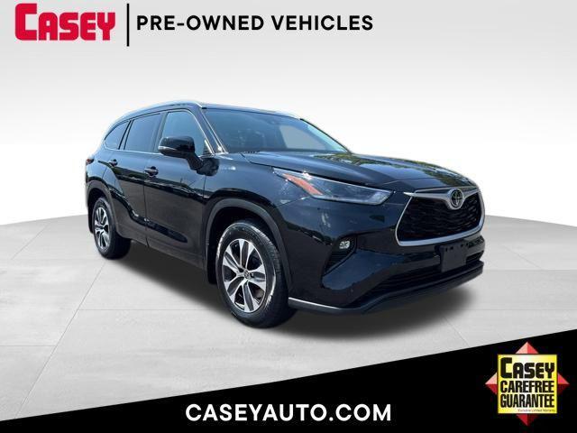 used 2021 Toyota Highlander car, priced at $32,600