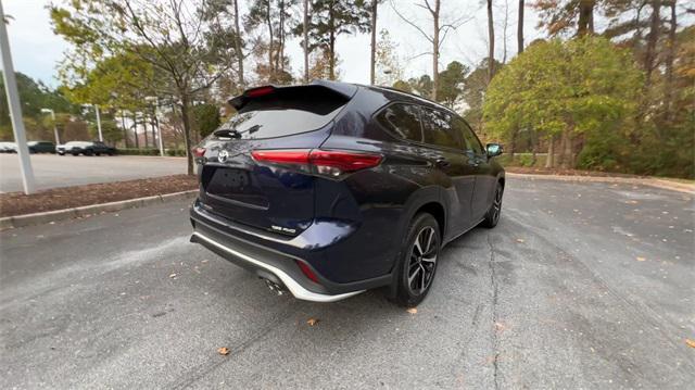 used 2022 Toyota Highlander car, priced at $39,400