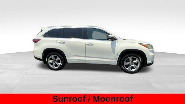 used 2015 Toyota Highlander car, priced at $23,998