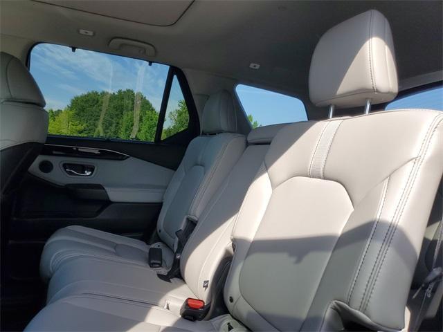 new 2025 Honda Pilot car, priced at $48,950