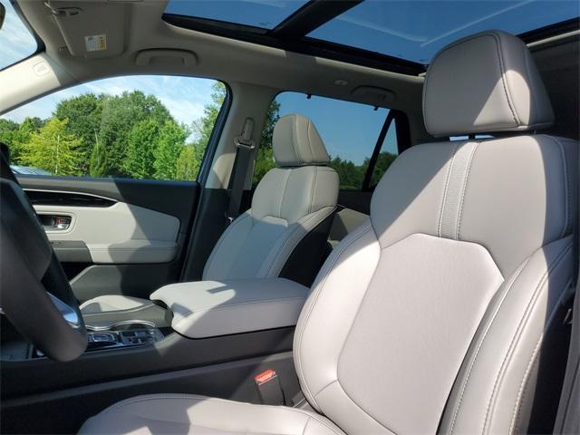 new 2025 Honda Pilot car, priced at $48,950