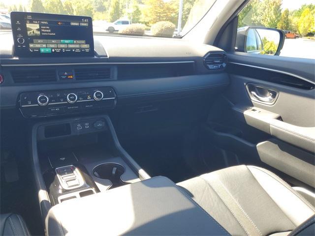 used 2024 Honda Pilot car, priced at $38,750