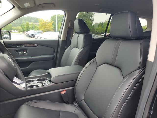 new 2025 Honda Pilot car, priced at $47,780