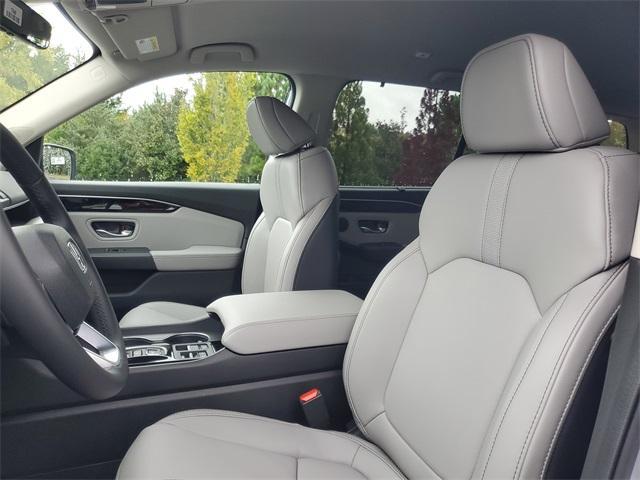 new 2025 Honda Pilot car, priced at $45,725