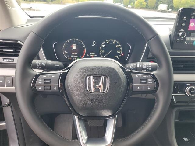 new 2025 Honda Pilot car, priced at $45,725
