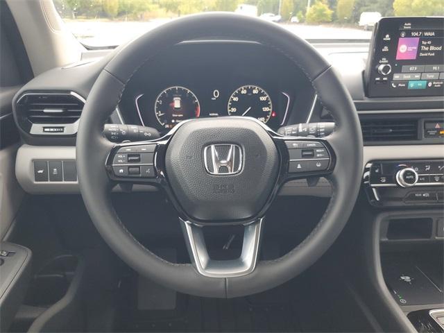 new 2025 Honda Pilot car, priced at $45,725