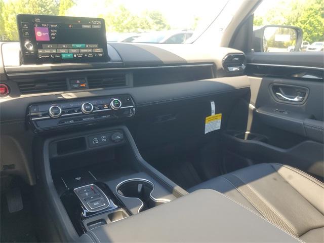 new 2025 Honda Pilot car, priced at $48,950