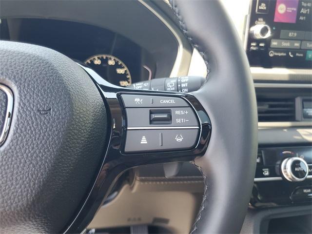 new 2025 Honda Pilot car, priced at $48,950