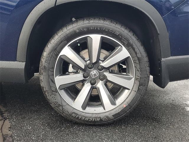 new 2025 Honda Pilot car, priced at $48,950
