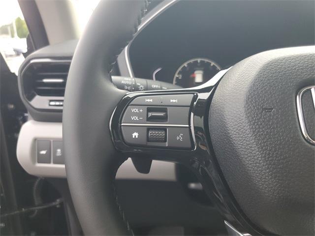 new 2025 Honda Pilot car, priced at $48,950
