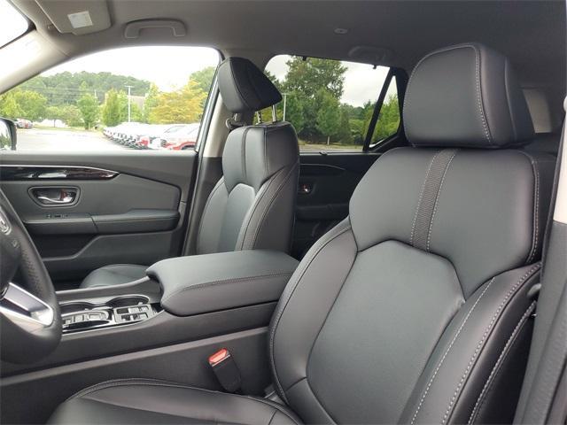 new 2025 Honda Pilot car, priced at $47,095