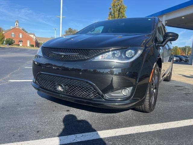 used 2020 Chrysler Pacifica car, priced at $25,000