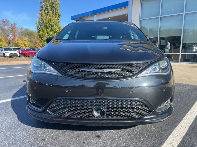 used 2020 Chrysler Pacifica car, priced at $25,000