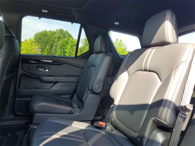 new 2025 Honda Pilot car, priced at $50,850