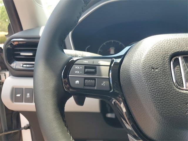 new 2025 Honda Pilot car, priced at $48,985