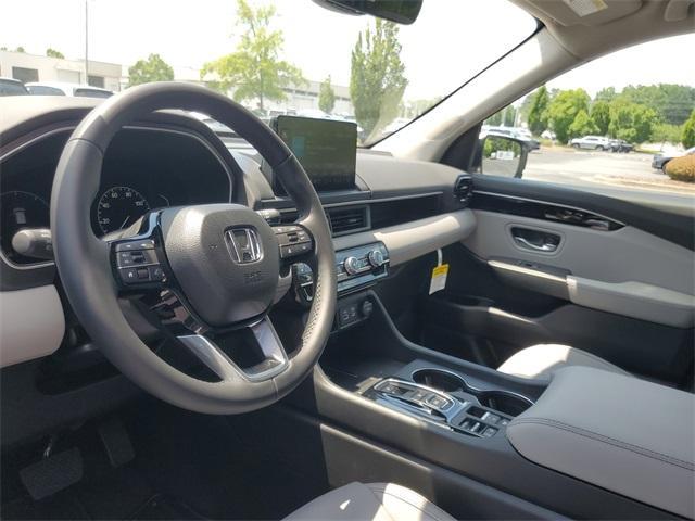new 2025 Honda Pilot car, priced at $48,985