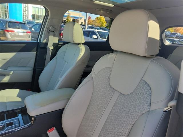 used 2022 Kia Sorento car, priced at $24,850