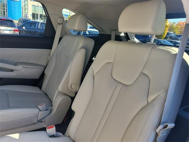 used 2022 Kia Sorento car, priced at $24,850