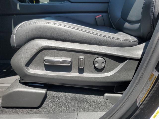 new 2025 Honda Pilot car, priced at $45,680