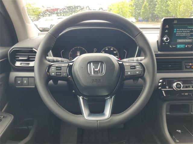 new 2025 Honda Pilot car, priced at $45,405