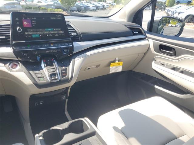new 2026 Honda Odyssey car, priced at $44,290