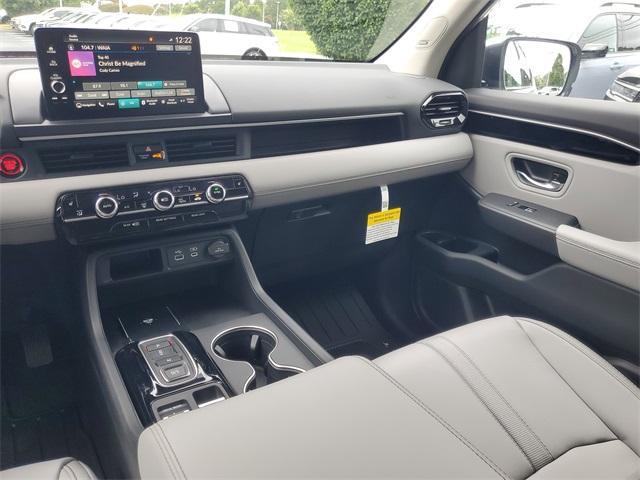 new 2025 Honda Pilot car, priced at $49,405