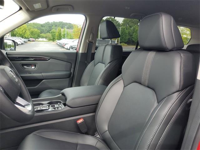new 2025 Honda Pilot car, priced at $45,450