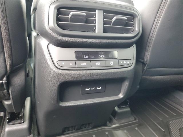 new 2025 Honda Pilot car, priced at $52,950