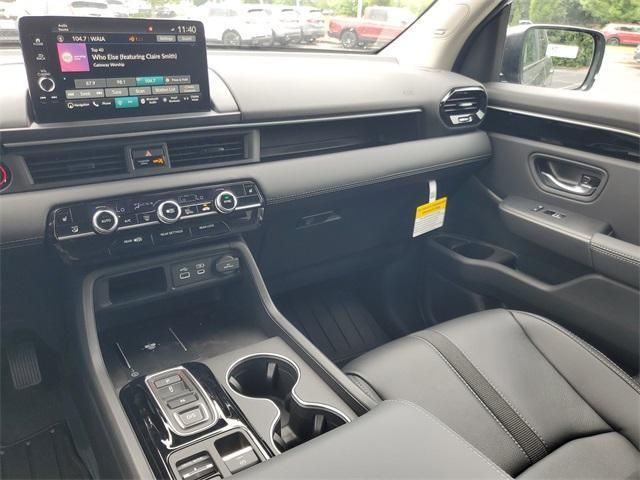 new 2025 Honda Pilot car, priced at $52,950
