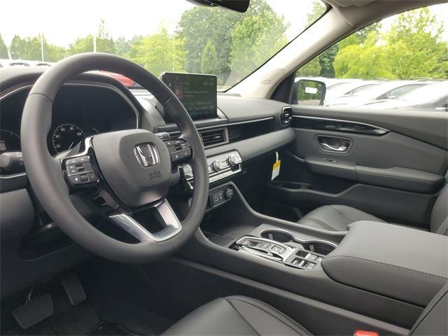 new 2025 Honda Pilot car, priced at $52,950