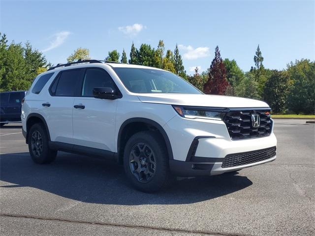 new 2025 Honda Pilot car, priced at $51,350