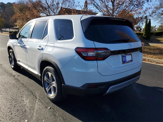 new 2025 Honda Pilot car, priced at $45,350