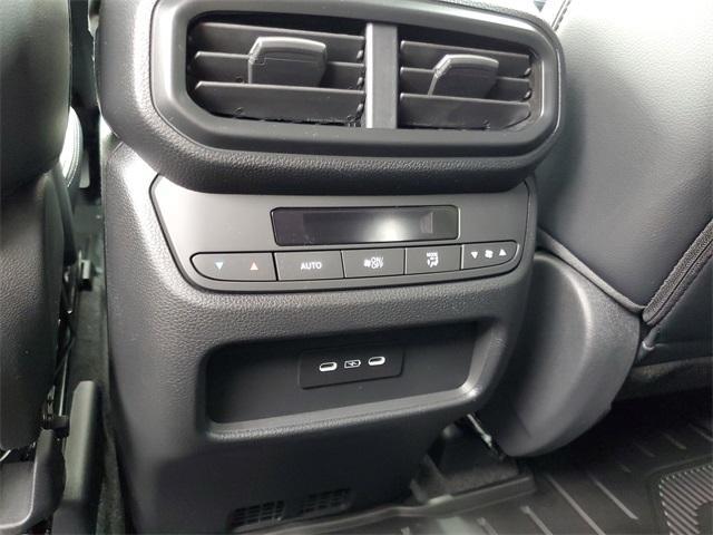 new 2025 Honda Pilot car, priced at $45,450