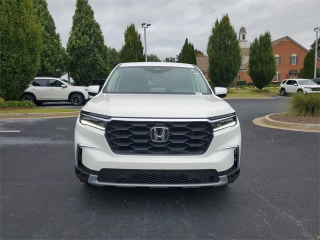 new 2025 Honda Pilot car, priced at $45,450