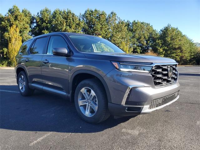 new 2025 Honda Pilot car, priced at $44,995