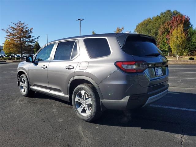 new 2025 Honda Pilot car, priced at $44,995