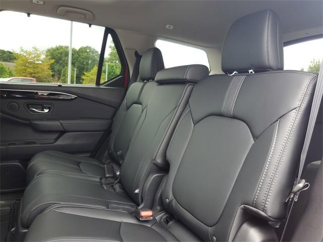 new 2025 Honda Pilot car, priced at $51,550